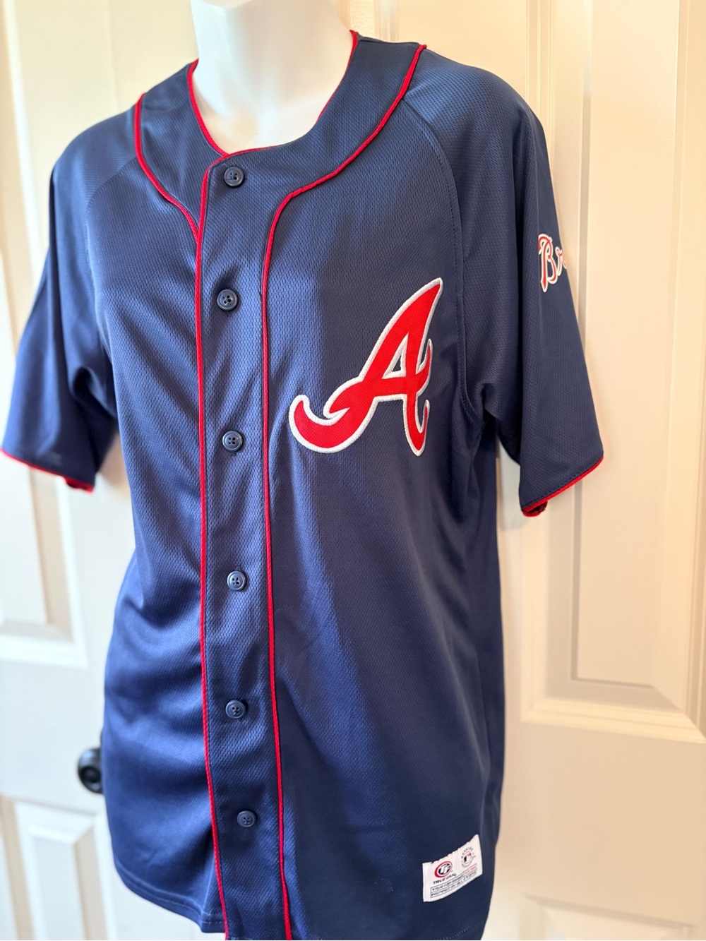 Atlanta Braves, Unisex, Navy Button-Up Jersey with Red Trim, adult size small